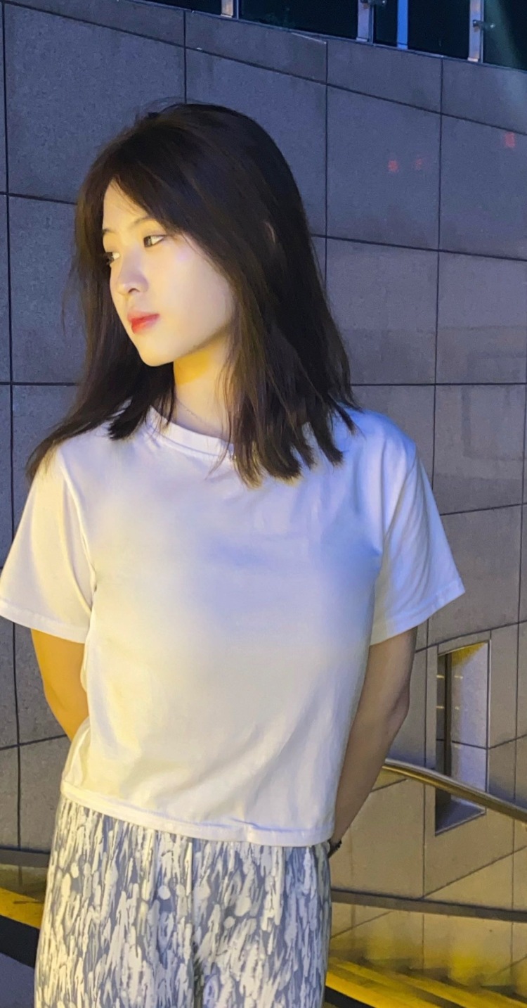 娴慧、-山西省·晋中市·榆次区-快手 抖音-160高105会拍照多种风格平时比较喜欢拍照爱买衣服希望可以加入有一点小金库