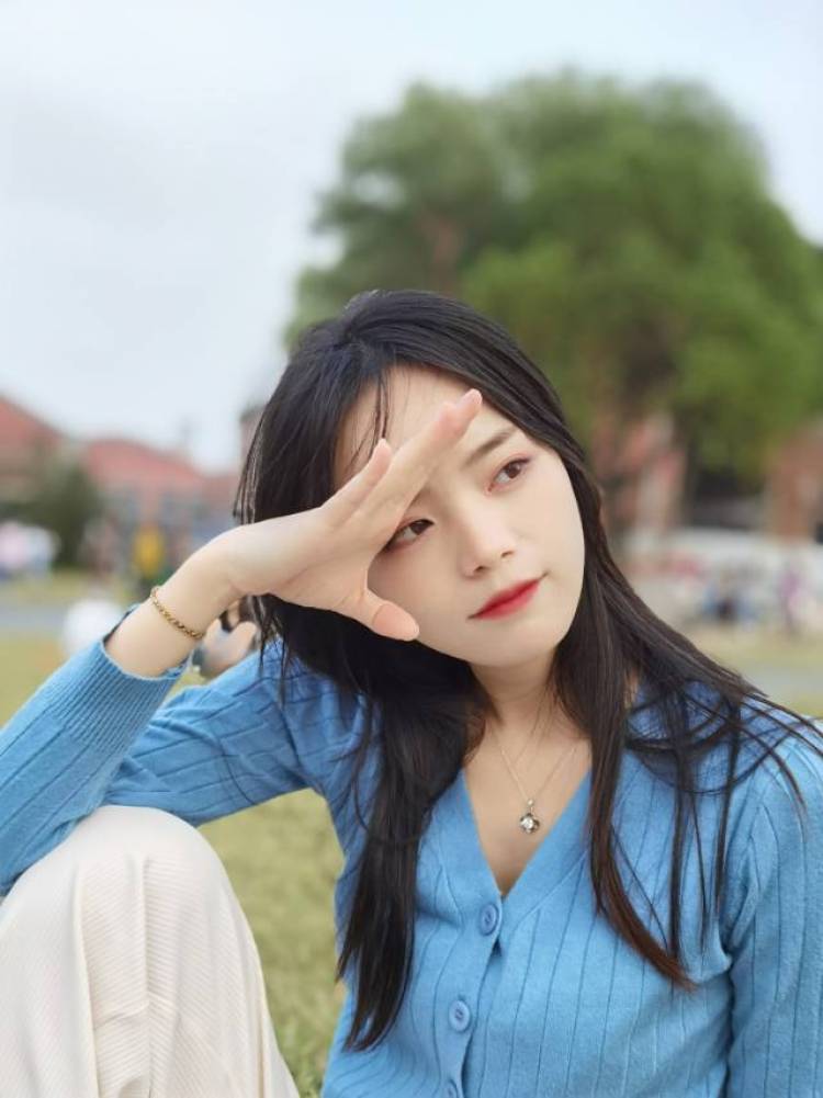 叶子-广东省·东莞市·沙田镇--寄拍模特,身高162体重80,身材比例较好,偏小清新风格,皮肤是冷白皮,拍摄饰品或者服装鞋子等都可,喜欢拍一些好看的照片
