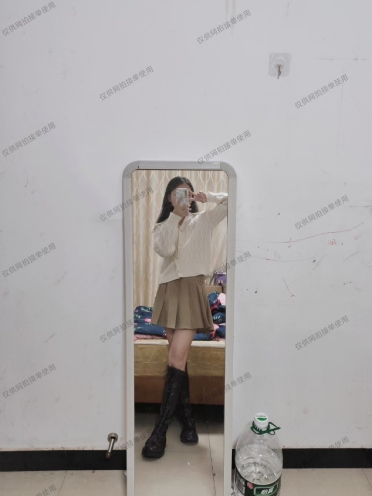 囍-湖南省·长沙市·岳麓区--会拍照会p图
拍照修图选图一条龙服务
三观正有耐心脾气好性格开朗
时间充足
剪辑视频会点皮毛
风格可尝试多样
疫情导致不能上班想发展点副业搞钱,希望各位金主康康我吧,努力搞钱早日暴富,祝大家生活愉快,