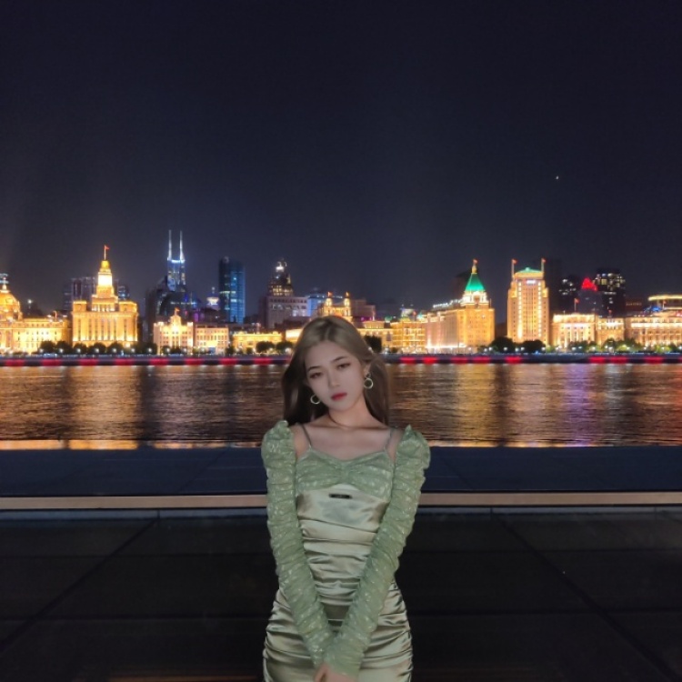 Erin-上海市·上海市·闵行区--希望能接到:服装|配饰|鞋子|包包|香水类的买家秀寄拍 详情页寄拍 或按需发布某红薯抖音微博等 各平台都可以 最好是送拍啦