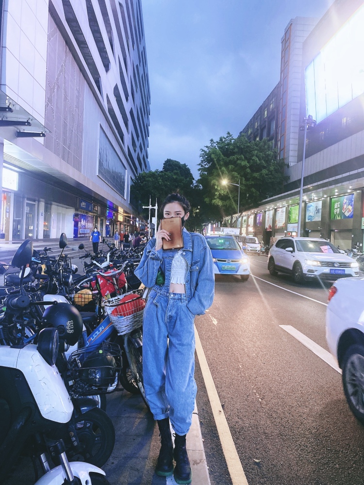 仙女不讲李🌰-广东省·深圳市·龙华区-某红薯-身高165 92斤喜欢拍照可买家秀 卖家秀出片快会P图 寄拍