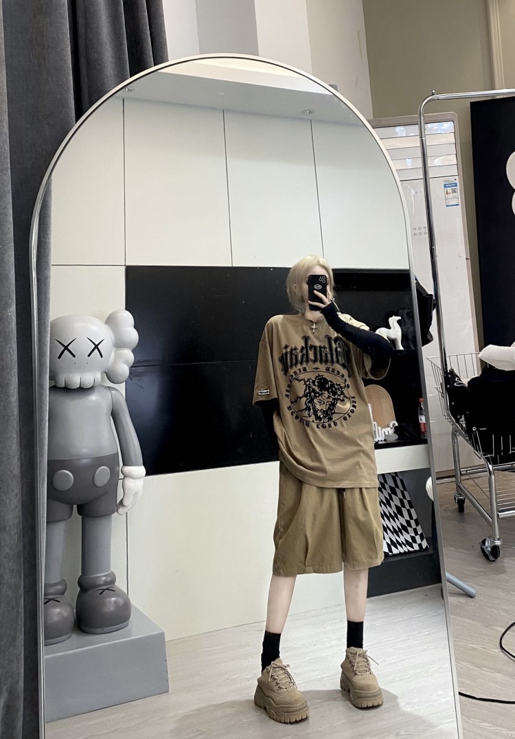 Kay-广东省·广州市·白云区-抖音CREAMKAY-接寄拍 平面 淘宝拍摄 欧美风 中性风 辣妹风都可驾驭 有拍摄经验