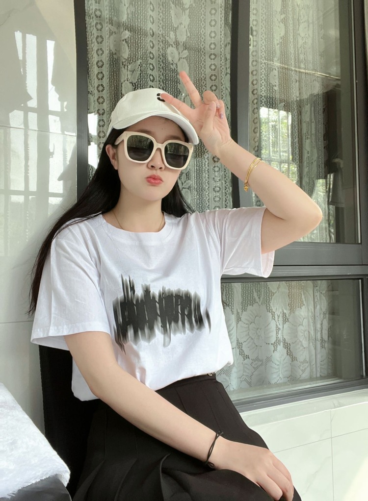 独瘾-江苏省·常州市·金坛区-抖音 美图秀秀 快手 ***-接拍各种买家秀 女装 或者各种女士饰品都可以 会p图 不墨迹出 图快 不满意可重拍