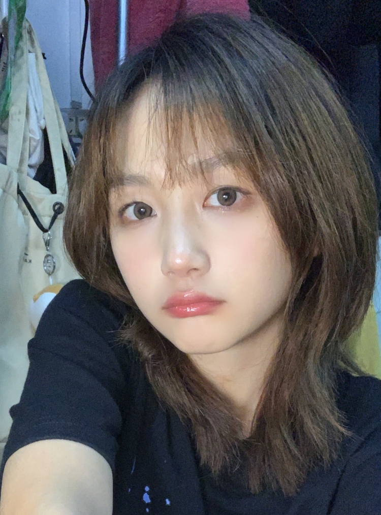 榴莲酥-湖北省·武汉市·洪山区-抖音 某红薯-155 45kg 女大学生 会化妆 会p图 尝试不同风格
探店 产品推广都可以