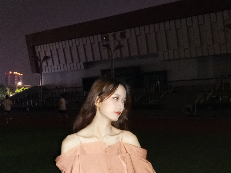 〰-广东省·东莞市·麻涌镇-抖音，某红薯-好看的买家秀发布拍摄，日常接项链，耳饰（耳夹），裙子上衣等等。耐心拍摄，会修图，出图认真~
