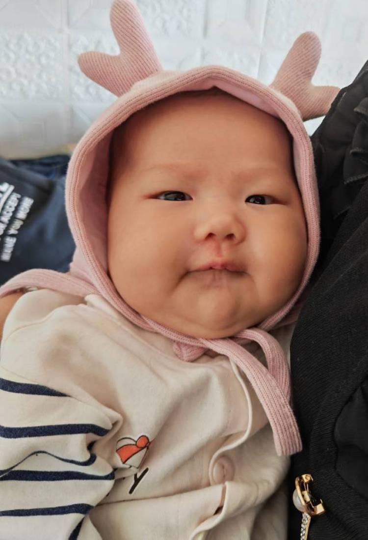 一诺千金-黑龙江省·哈尔滨市·道里区-快手 某红薯 抖音-90后宝妈一枚,家有女宝3月,体重14斤,身高65,接儿童用品,服装,寄拍单,送拍单,买家秀,刚起步粉丝少,不介意的来。