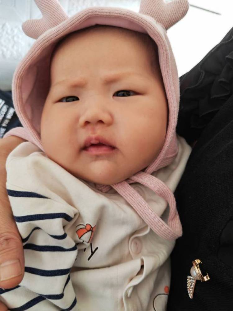 一诺千金-黑龙江省·哈尔滨市·道里区-快手 某红薯 抖音-90后宝妈一枚,家有女宝3月,体重14斤,身高65,接儿童用品,服装,寄拍单,送拍单,买家秀,刚起步粉丝少,不介意的来。
