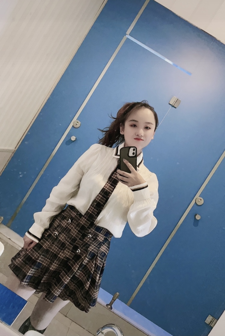 帆帆老师🎀.-山西省·长治市·襄垣县-抖音,微博,微信-一个拥有好多“小棉袄”、“皮夹克”的孩子王
一个喜欢舞蹈、热爱生活的普通女孩
不知道怎么介绍,简单说很漂亮✨很可爱❤️很气人😡很温柔🍃