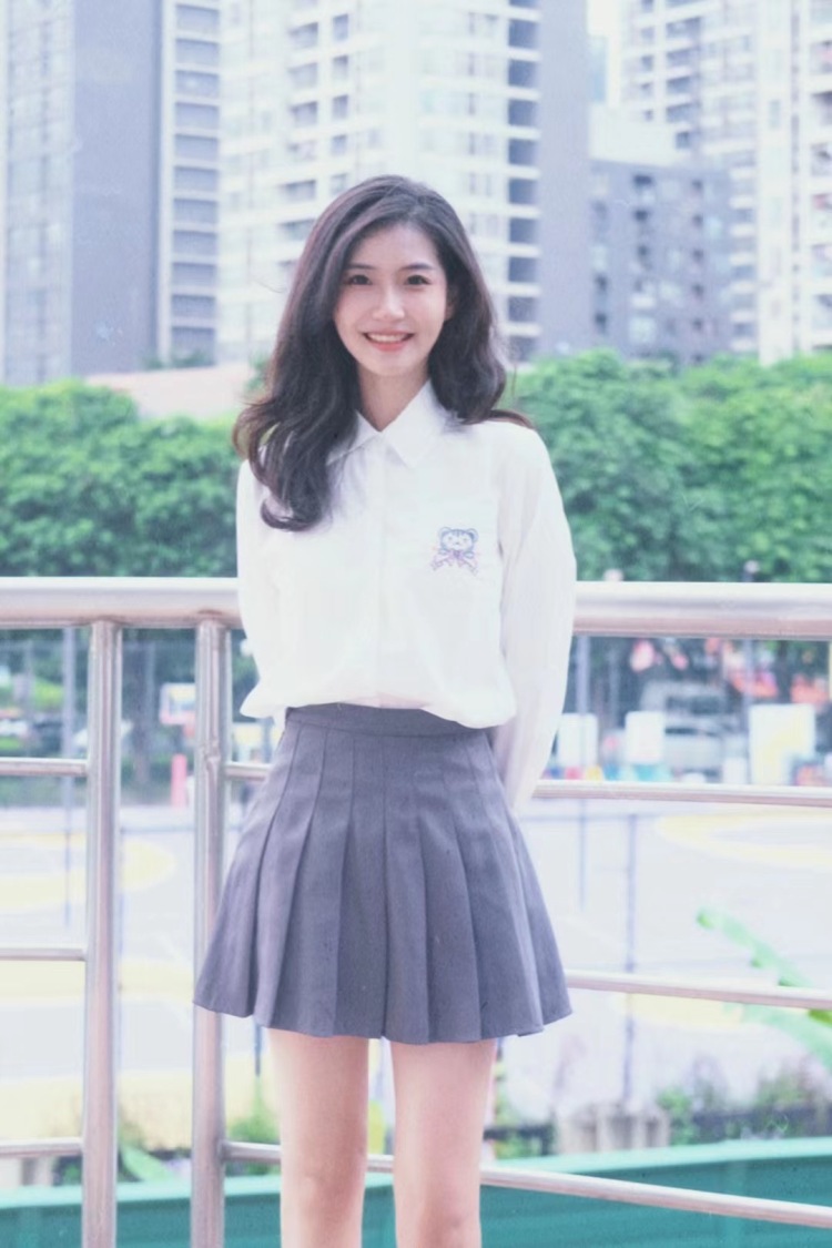 拒绝吃香菜-广东省·广州市·荔湾区-抖音-身高165 体重42可以接寄拍 衣服 饰品之类的 会拍照 喜欢拍照能修图能调色