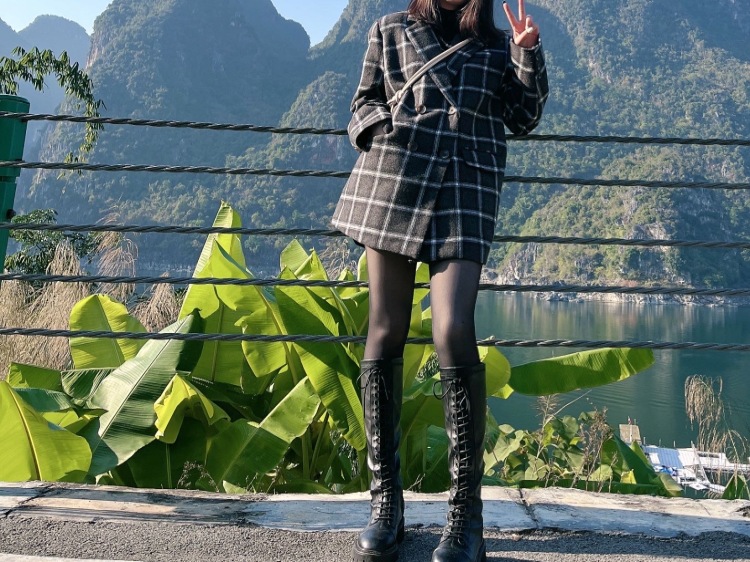 Xoe.May5-贵州省·黔西南布依族苗族自治州·兴义市-抖音-买家秀、可以接各种饰品、包包、衣服、身高160cm、体重88斤、会美甲、美睫、