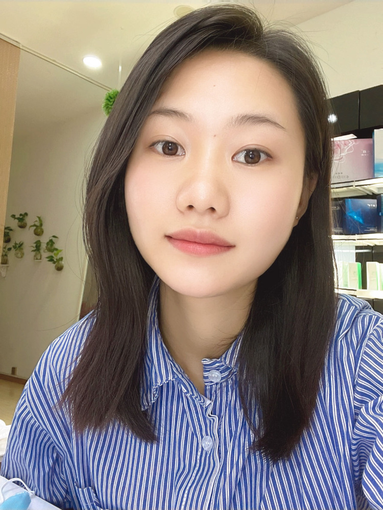 Xoe.May5-贵州省·黔西南布依族苗族自治州·兴义市-抖音-买家秀、可以接各种饰品、包包、衣服、身高160cm、体重88斤、会美甲、美睫、