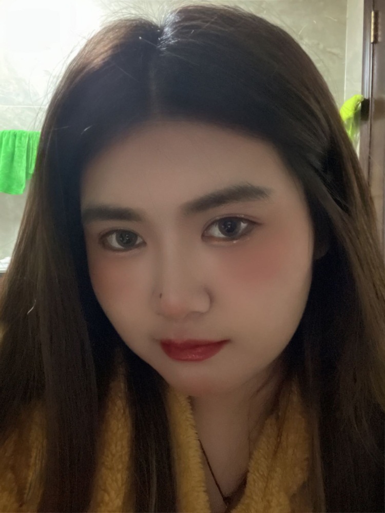 wlzy💕-河南省·许昌市·魏都区--可接各种买家秀,可接大码寄拍,化妆品,会P图,各位老板康康我