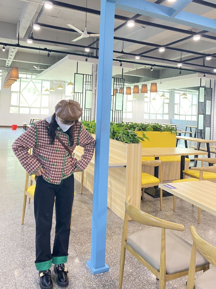 圆圆圆-贵州省·黔东南苗族侗族自治州·凯里市--喜欢拍照 会p图 
各种风格都🉑️
目前在校大学生可接单
高158重99