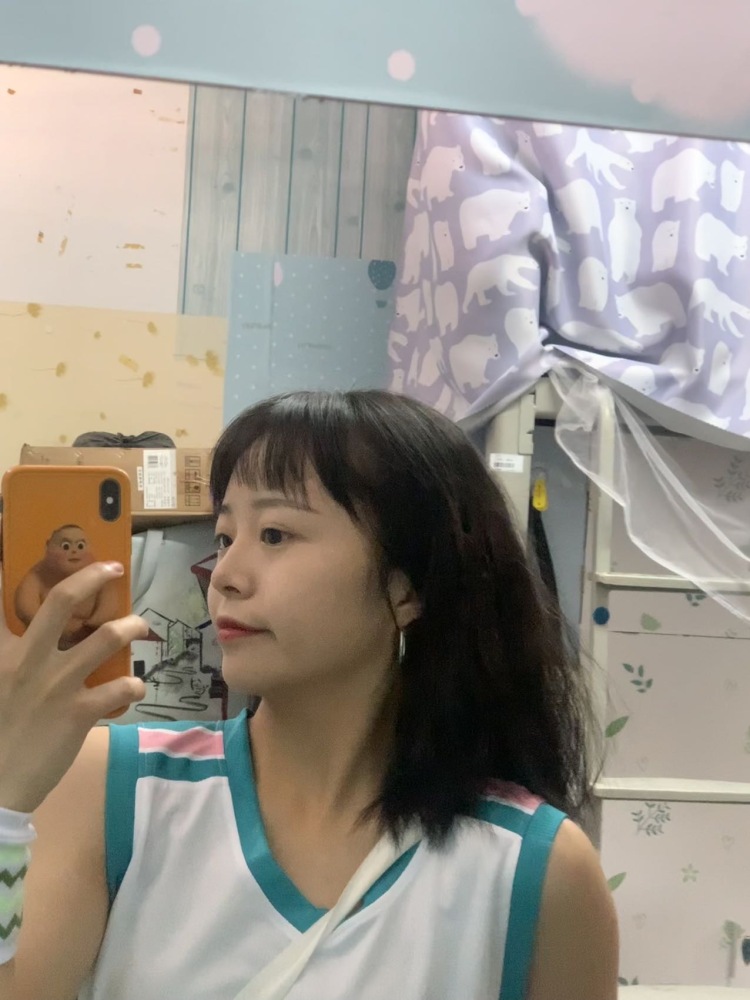 绝口不提-福建省·福州市·鼓楼区--喜欢拍照,会拍照,会修图,网络寄拍,偏可爱甜美风,可驾驭甜酷风,运动可爱风