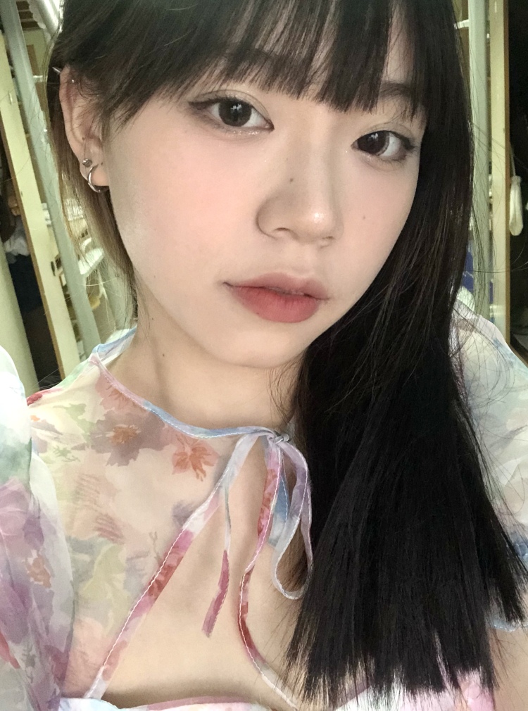 BarbiE🧸-浙江省·宁波市·鄞州区--化妆、穿搭、vlog拍摄、摄影、剪辑都可以 本人相貌端正
160 90斤
可接化妆品 衣服 饰品 都可以
不接暴露的衣服
出图效果保证满意