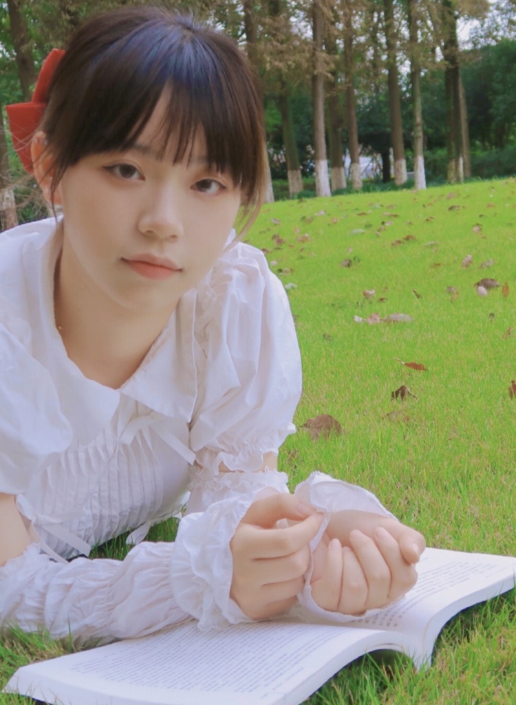 BarbiE🧸-浙江省·宁波市·鄞州区--化妆、穿搭、vlog拍摄、摄影、剪辑都可以 本人相貌端正
160 90斤
可接化妆品 衣服 饰品 都可以
不接暴露的衣服
出图效果保证满意