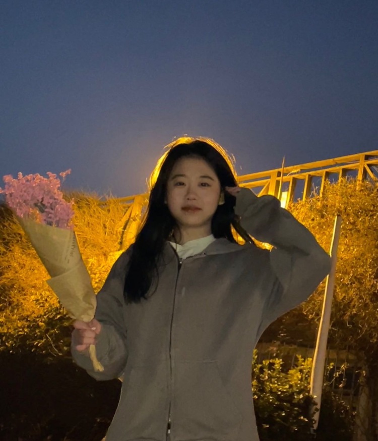 芽-山东省·青岛市·市北区--会p图!!可帮p氛围感照片可按照要求修改!
接收寄拍!帽子、饰品、衣服、手机壳、美瞳、美妆均可!!!时间充裕!
可帮配音!声音甜美!时间自由
可做买家秀!评论照片均可!!!
身高160体重100