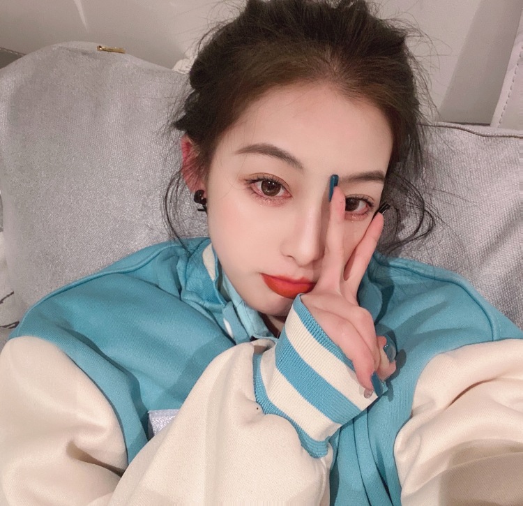 小心台阶-黑龙江省·佳木斯市·向阳区-抖音 微博 某红薯-擅长舞蹈 摄影 修图  风格多样
买家秀、种草带货 直播带货、短视频芾货、私域流量推广 视频vlog创作、开箱测评、免费试用、探店打卡 社群推广 校园推广