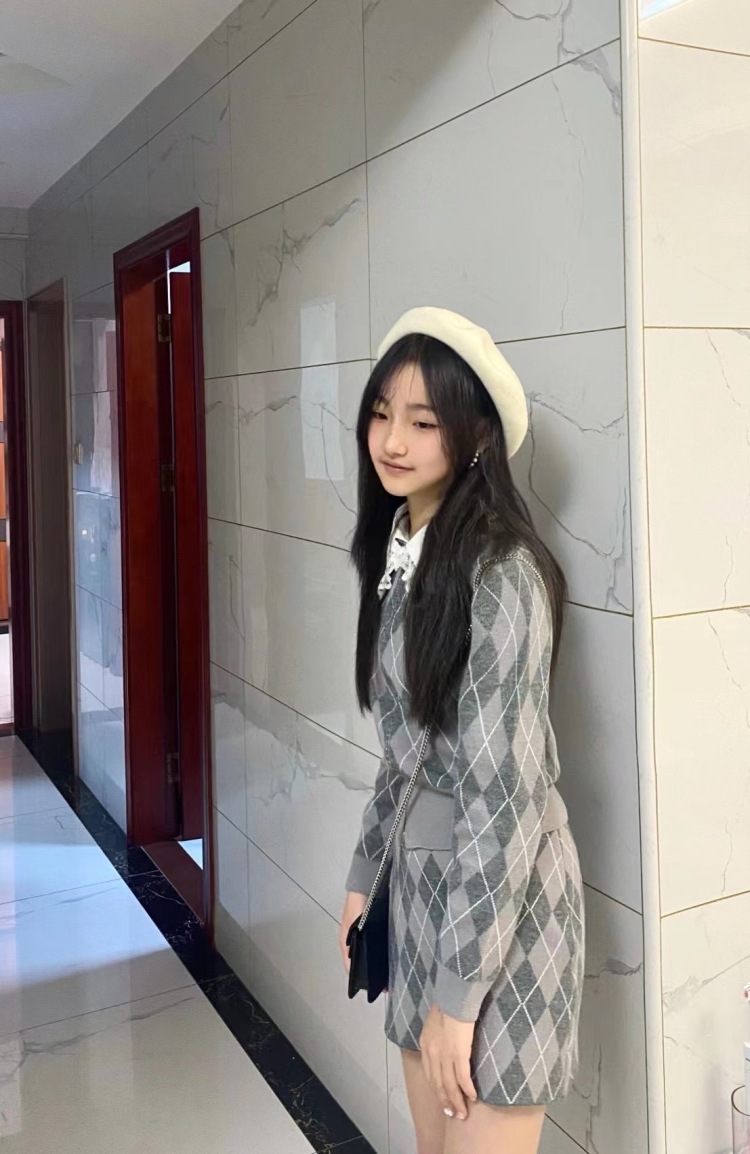 小树发芽了^-辽宁省·营口市·鲅鱼圈区--体重80 身高160出片快 可拍各种风格 首饰 包包 衣服等都可
