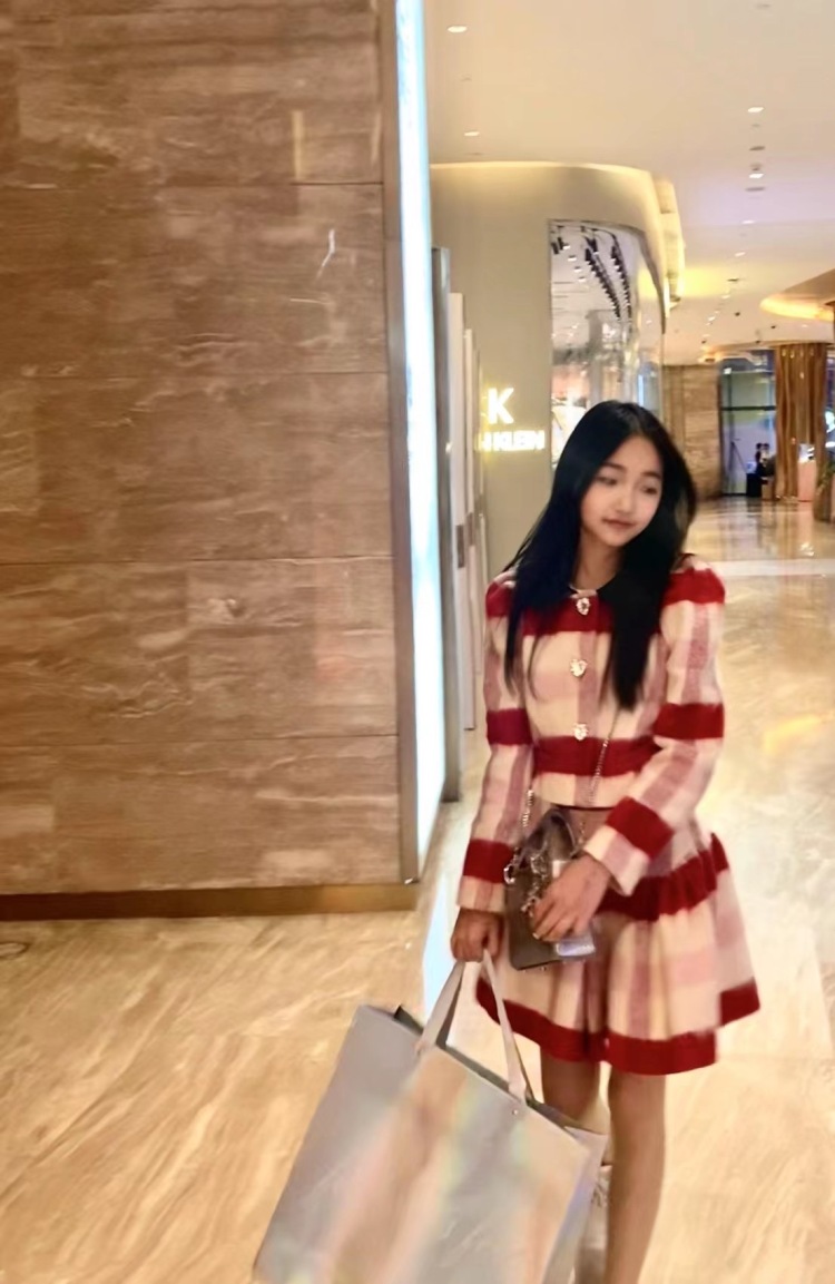 小树发芽了^-辽宁省·营口市·鲅鱼圈区--体重80 身高160出片快 可拍各种风格 首饰 包包 衣服等都可