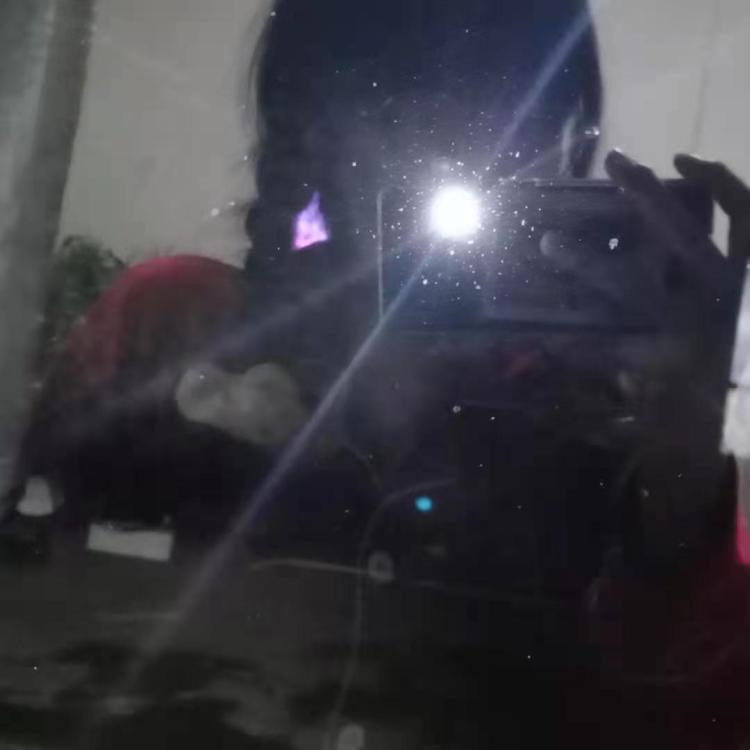 西西-山西省·临汾市·尧都区--本人目前有正业,业余时间富裕可接寄拍当副业,欢迎打扰可以做微胖衣服 微胖情《趣内衣 身材蛮好的 也可做首饰美甲美瞳