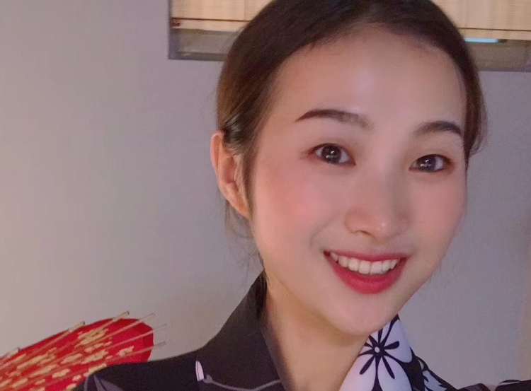 小荔-贵州省·贵阳市·花溪区-抖音 快手-身高:155 体重:86 喜欢拍照 记录生活 会P图 会在快手 抖音平台发布自己心仪的作品,可以进行小个子穿搭 种草 寄拍送拍都可以
