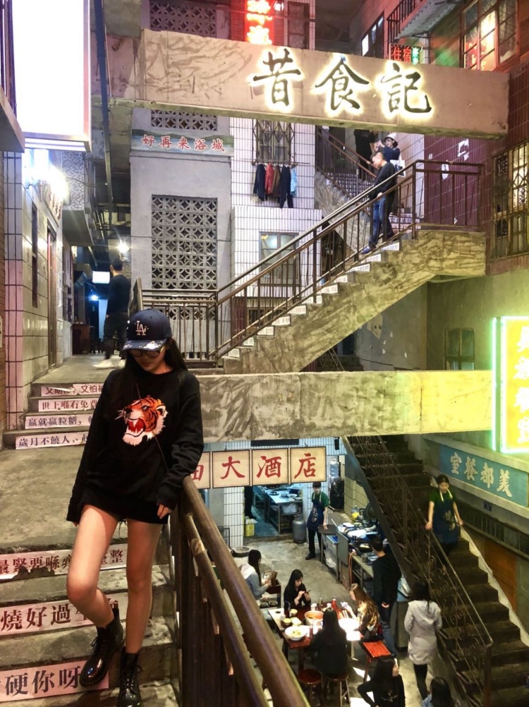 🌈-广东省·广州市·荔湾区--接寄拍,自拍,身高165cm,体重108g,衣服包包鞋子都可