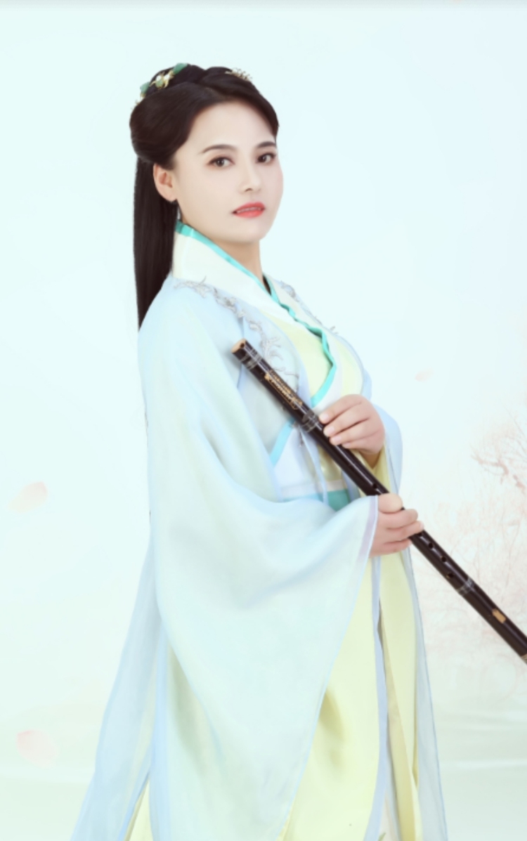 杨明凤-安徽省·滁州市·来安县--我就是我,不抄袭别人,只做我自己,服装气质没的说,抖1023452843