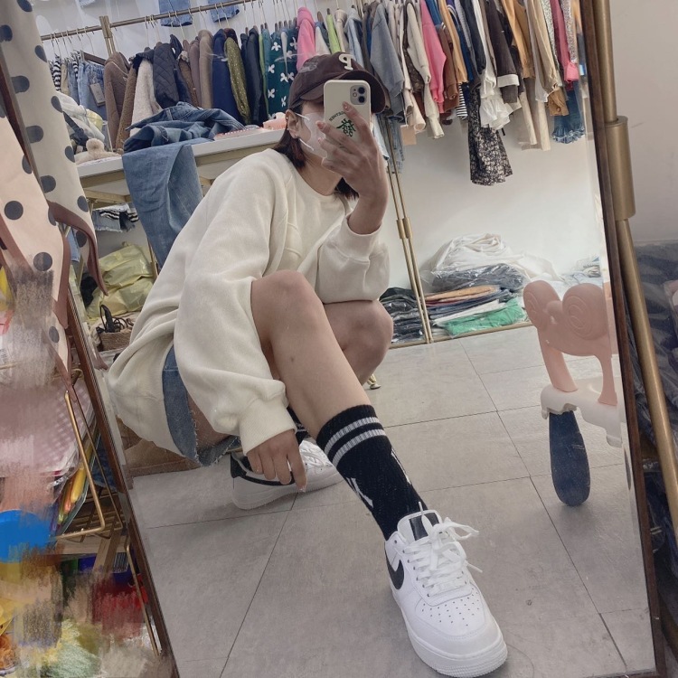 是树苗啊-河南省·商丘市·梁园区-小路别乱撞-求拍买家秀 文艺青年 喜欢拍各种服装和静物 手好看 可拍戒指手表手链