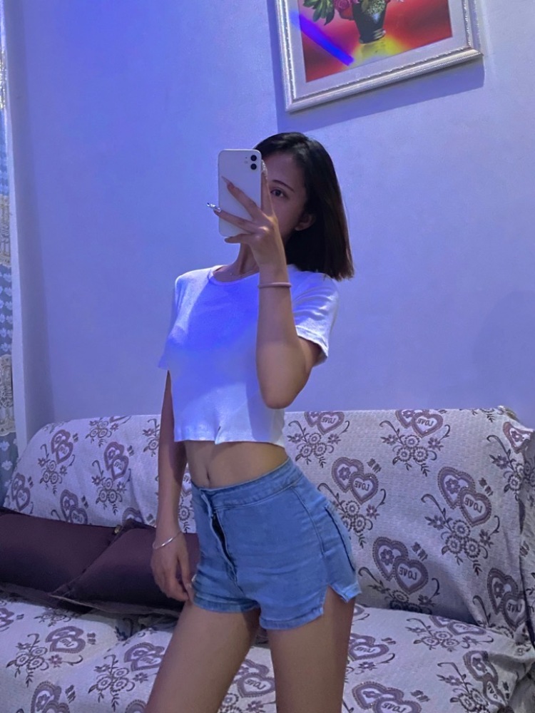 林夕-贵州省·毕节市·大方县-抖音-兼职直播
接寄拍衣服 饰品等等
年龄:18
身高:1米65
体重:85斤