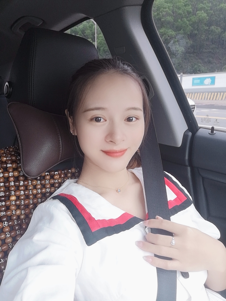 空-广东省·深圳市·龙岗区-抖音,某红薯-会拍照,P图,可接送拍寄拍买家秀,可口红试色,可置换,优点五官好看。158cm,46kg,没拍好的可重拍,可长期合作