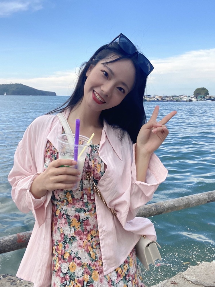 蜜斯Rosie-广西壮族自治区·南宁市·武鸣区-抖音，微博，某红薯-学过舞蹈，喜欢拍照，94斤161，21岁在校大学生，可接美甲、饰品、化妆品、衣服、包包等