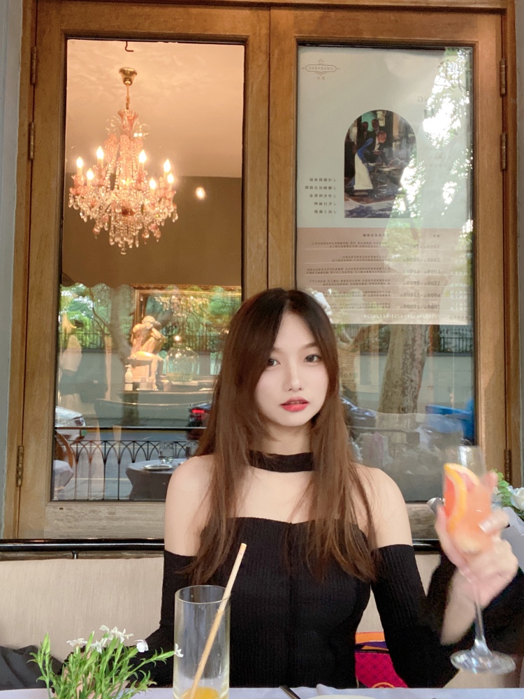 Cathy-上海市·上海市·嘉定区-抖音 某红薯 b站 快手 微博-身高:170
体重:53kg
三维:85 67 95
身材好颜值佳,可塑性强,配合度高
高效便宜性价比高,价格可沟通
会化妆,会搭配,会跳舞,会后期,可辣可甜
寄拍/置换:美妆 衣服 饰品等