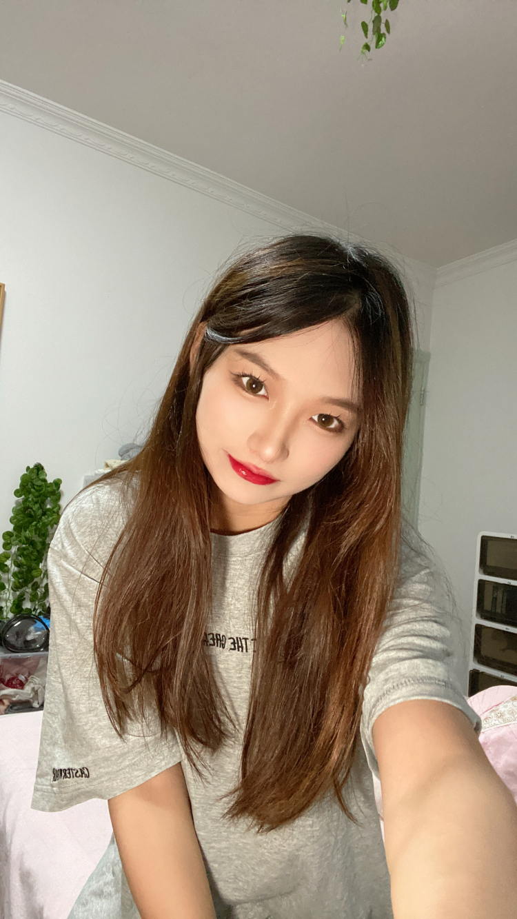 Cathy-上海市·上海市·嘉定区-抖音 某红薯 b站 快手 微博-身高:170
体重:53kg
三维：85 67 95
身材好颜值佳，可塑性强，配合度高
高效便宜性价比高，价格可沟通
会化妆，会搭配，会跳舞，会后期，可辣可甜
寄拍/置换：美妆 衣服 饰品等