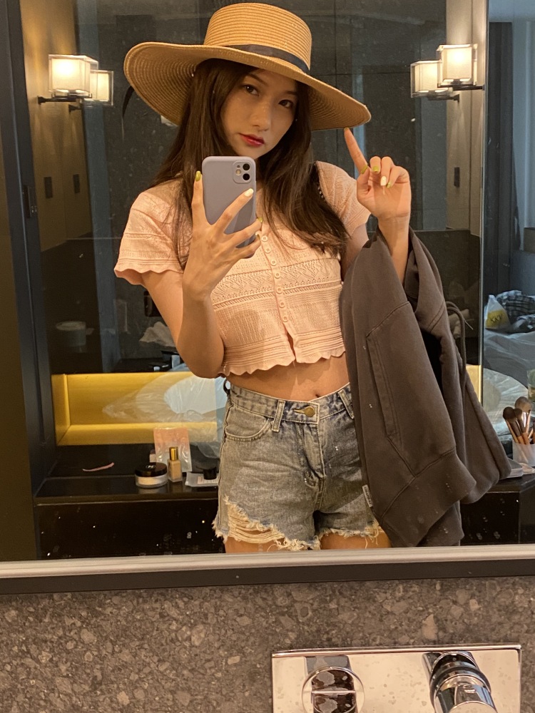 Cathy-上海市·上海市·嘉定区-抖音 某红薯 b站 快手 微博-身高:170
体重:53kg
三维：85 67 95
身材好颜值佳，可塑性强，配合度高
高效便宜性价比高，价格可沟通
会化妆，会搭配，会跳舞，会后期，可辣可甜
寄拍/置换：美妆 衣服 饰品等