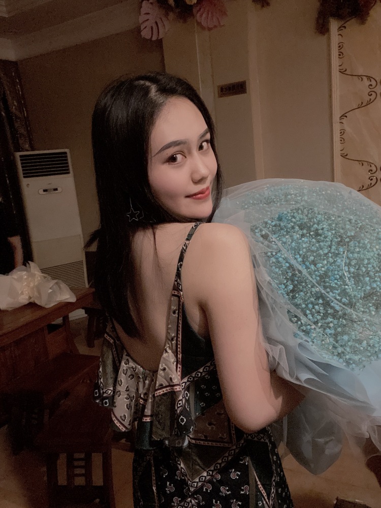 捏捏-广西壮族自治区·河池市·宜州区--买家秀返图!🉑️接全国寄拍!会拍照📷会P图…………………………………