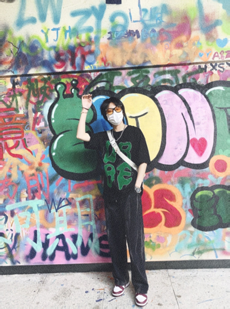 You77.-福建省·厦门市·集美区--美术设计摄影专业,会拍会修图,接服饰、饰品、美甲等寄拍,诚信接单。