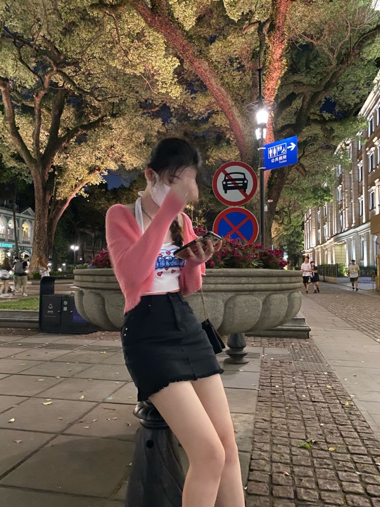 湫一-广东省·广州市·越秀区--在家待业,接寄拍、送拍、模特网拍等。
会唱歌舞蹈,会拍视频、剪视频、p图等