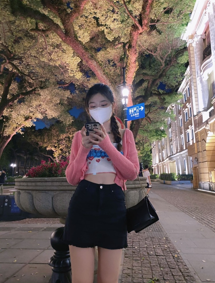 湫一-广东省·广州市·越秀区--在家待业,接寄拍、送拍、模特网拍等。
会唱歌舞蹈,会拍视频、剪视频、p图等