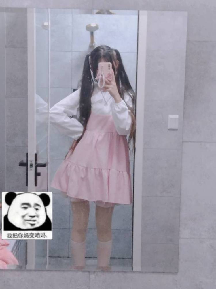 潇潇不是萝莉!-山东省·烟台市·海阳市-快手-接寄拍,反图快,会批图
适合小个子可爱风,不露脸对镜自拍
jk,洛丽塔,吊带裙,小裙子