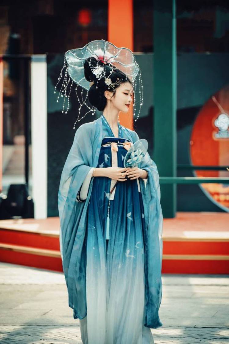 小蛇-浙江省·宁波市·象山县-抖音快手-种草带货,直播带货,可挂小黄车,接寄拍送拍,价格可谈,诚信合作