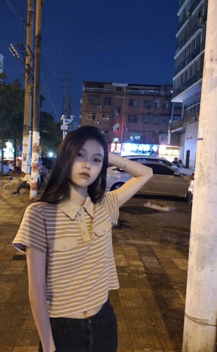 尹水机-湖南省·岳阳市·岳阳县-B站  某红薯-身高169  体重51  舞蹈专业  接寄拍  模特  买家秀  服饰  箱包  首饰  美妆等
多种风格  会p图