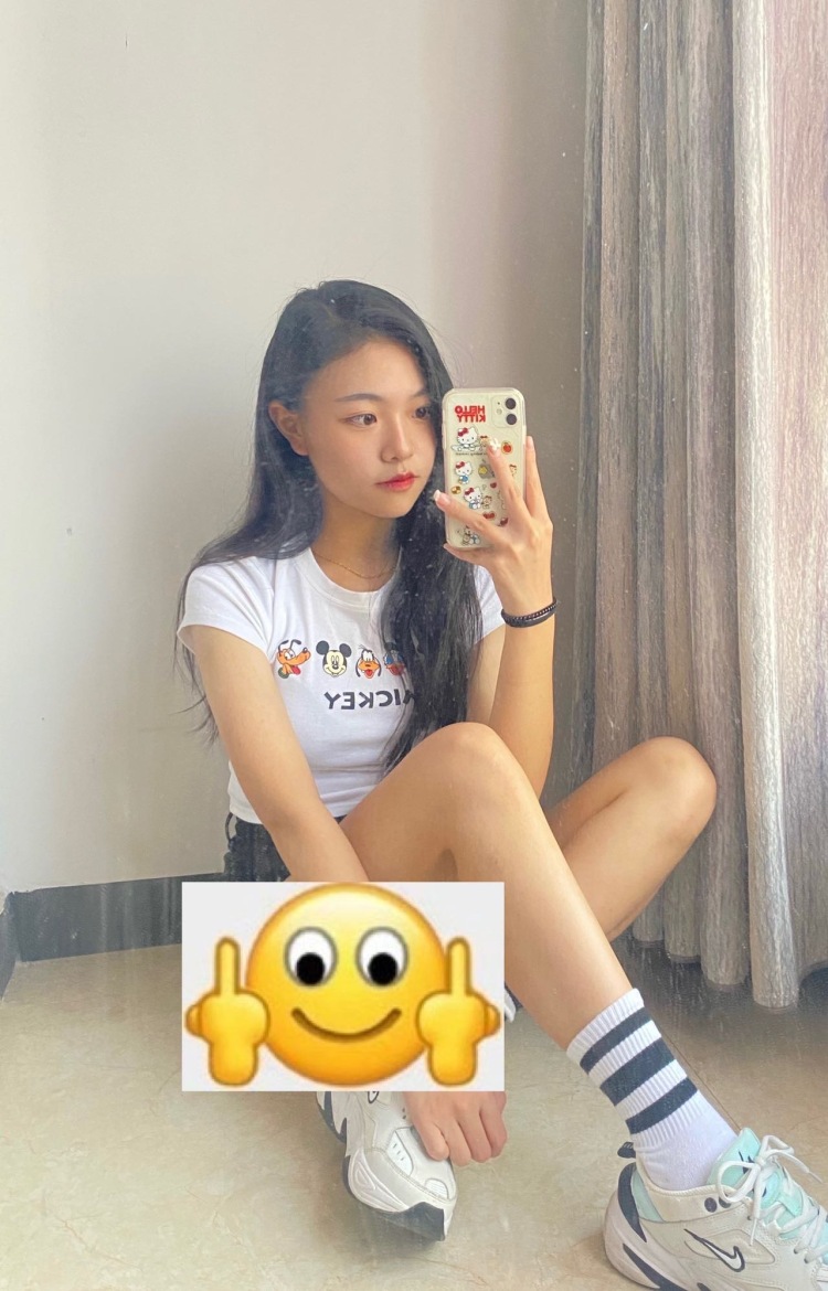 蔓.-云南省·昆明市·晋宁区-快手-特长舞蹈 专业舞蹈 可以做寄拍 衣服 裤子 鞋子 美瞳 首饰都可以哦 身高168 体重50kg 鞋码37!会p图!
