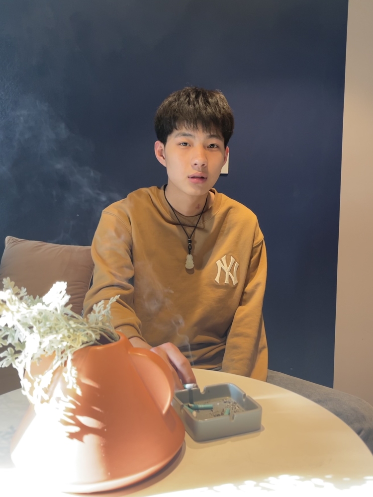 -G.g-河北省·秦皇岛市·海港区--会拍照 会P图
身高 183 体重 130
接寄拍 饰品 衣服 鞋都可
年龄:18
身高:183CM
体重:130
坐标:河北省·秦皇岛市·海港区