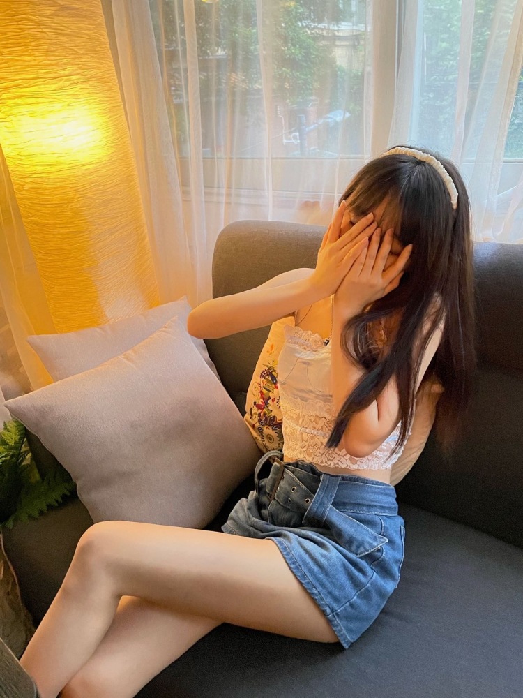 小桔-广东省·广州市·白云区--2晒干-接寄拍，买家秀，各种～小清新，性感，成熟风都可以接！出图快，效率快。本人长得也是漂亮的，平时喜欢唱歌打游戏和画画，欢迎商家邀合作哦！