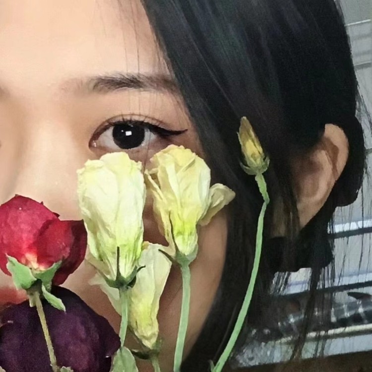 Nskdholic-黑龙江省·哈尔滨市·道里区--在校女大学生,接美瞳jk寄拍,买家秀,图片仅为展示个人条件,168 48kg
会后期,会拍照,可以拍产品细节,好沟通