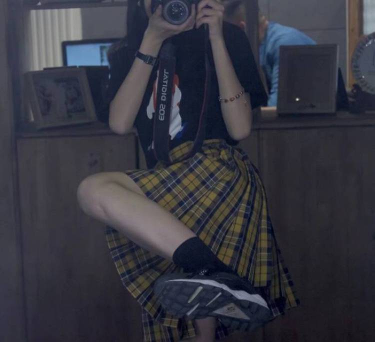 Nskdholic-黑龙江省·哈尔滨市·道里区--在校女大学生,接美瞳jk寄拍,买家秀,图片仅为展示个人条件,168 48kg
会后期,会拍照,可以拍产品细节,好沟通
