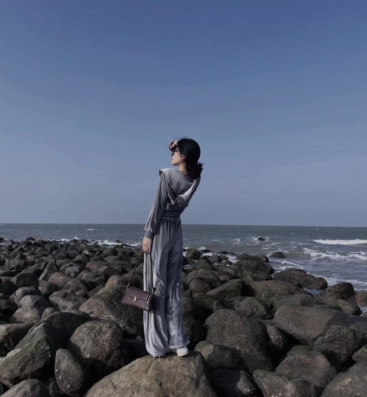 晚晚-海南省·海口市·秀英区-抖音,小公书,微博-大家好
兼职模特 会拍照 会P图
接寄拍 饰品 包包 衣服 都可
可各种风格 出片效率高
艺名:晚晚
年龄:22
身高:162CM
体重:43KG
粉丝:1000
坐标:海南省海口市