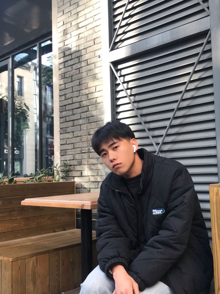 酥长卿-福建省·福州市·闽侯县--身高173体重125男、有拍照经验想要接些寄拍网拍宣传宣传,知道没有天上掉馅饼的好事希望善良