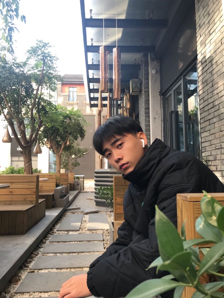酥长卿-福建省·福州市·闽侯县--身高173体重125男、有拍照经验想要接些寄拍网拍宣传宣传,知道没有天上掉馅饼的好事希望善良